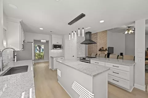 3106 Falling Brook Dr, Kingwood, TX 77345