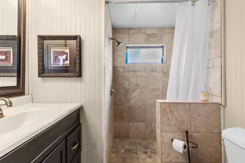 Bath - 122 N Panuco Dr, Trinity, TX 75862 photo 1 of 2