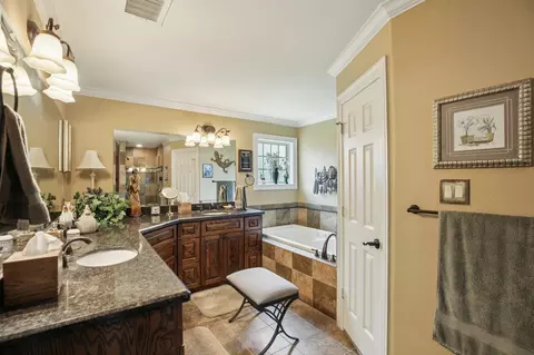 Bath - 27330 E Hardy Rd, Spring, TX 77373 photo 1 of 2