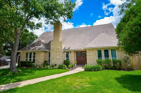 11302 Burgoyne Dr, Houston, TX 77077