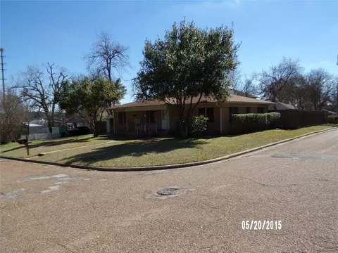 211 W Sherman St, Livingston, TX 77351