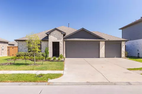 933 Neches Ln, Dayton, TX 77535