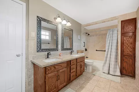 Bath - 2218 Cherry Ln, Pasadena, TX 77502 photo 3 of 3