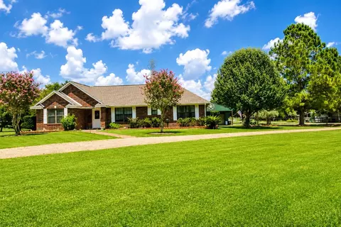 1643 County Road 540, Alvin, TX 77511