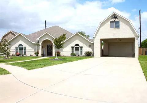 6438 Grapevine Bnd, Manvel, TX 77578