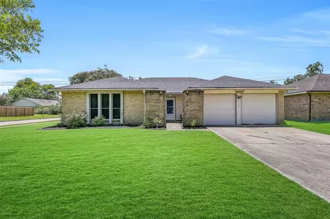 2503 Bisontine St, Friendswood, TX 77546