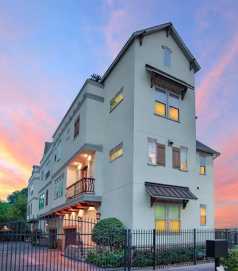 1126 W West 16th St #F, Houston, TX 77008