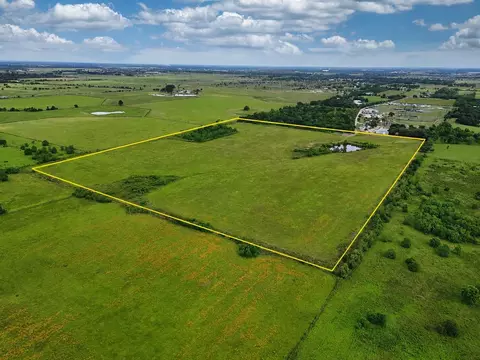 33753 Betka Rd, Waller, TX 77484