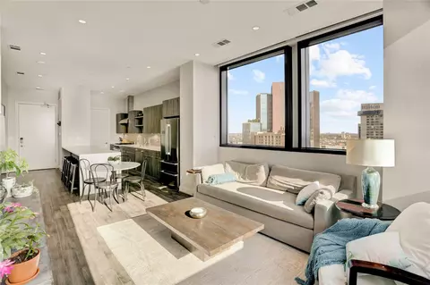 1211 Caroline St #1804, Houston, TX 77002