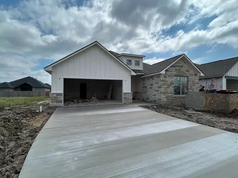 Exterior - 2803 Captain Dr, Bryan, TX 77808 photo 2 of 4