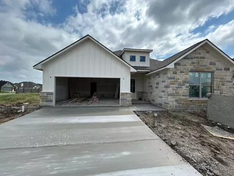 2803 Captain Dr, Bryan, TX 77808