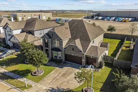 13814 Russell Court Ct, Mont Belvieu, TX 77523
