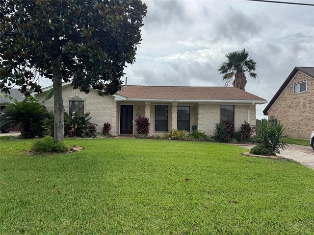 4126 17th St N, Texas City, TX 77590