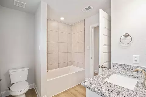 Bath - 420 Bryan Way, Angleton, TX 77515 photo 1 of 3