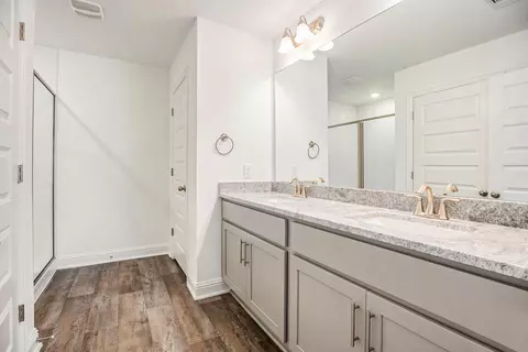 Bath - 420 Bryan Way, Angleton, TX 77515 photo 2 of 3