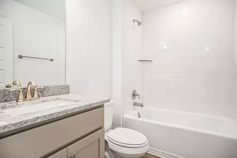 Bath - 420 Bryan Way, Angleton, TX 77515 photo 3 of 3