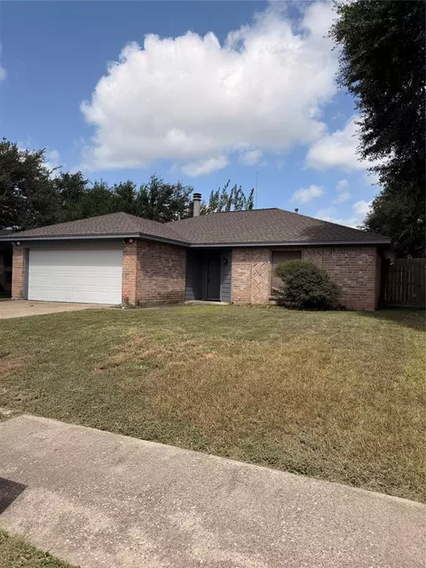 8010 Western Trail Dr, Houston, TX 77040