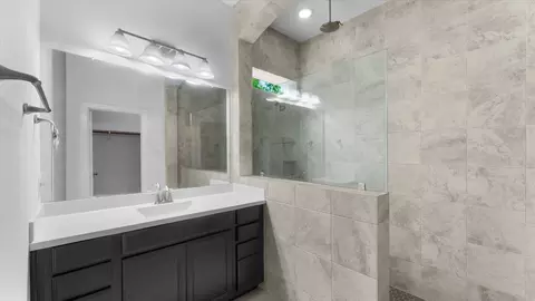 Bath - 32001 Birch Briar Ct, Spring, TX 77386 photo 5 of 8