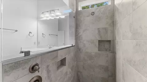 Bath - 32001 Birch Briar Ct, Spring, TX 77386 photo 6 of 8