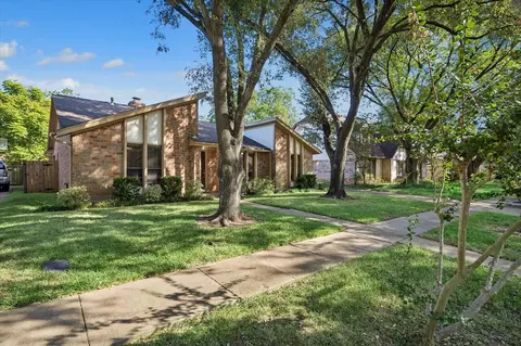 2739 Field Line Dr, Sugar Land, TX 77479
