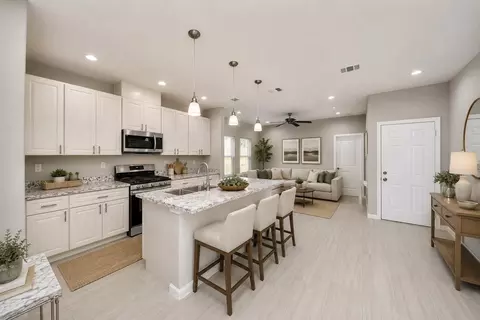 4011 Elmwood St, Houston, TX 77051