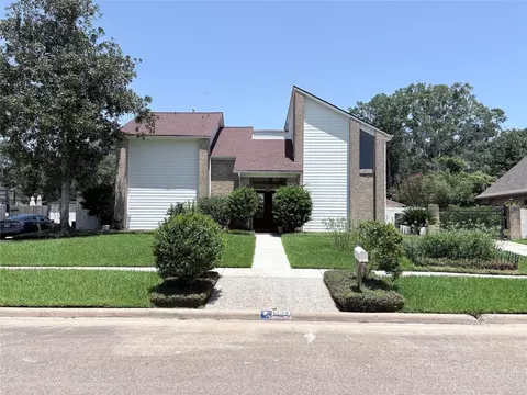 15823 Craighurst Dr, Houston, TX 77059