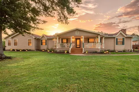 103 Roundabout Ln, Huntsville, TX 77320