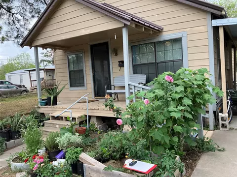 1010 Harlem, El Campo, TX 77437