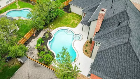 5807 Mountain View Dr, Kingwood, TX 77345