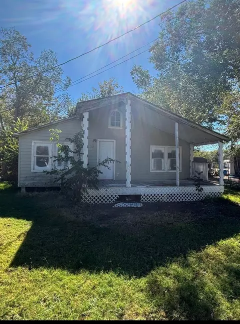 505 Washington St, Edna, TX 77957