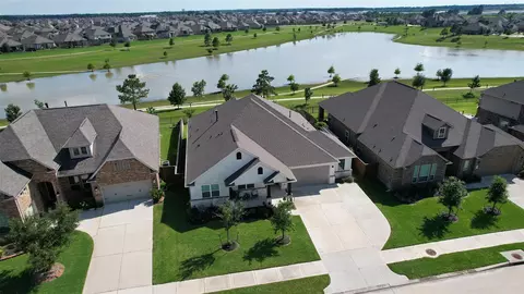 7335 Laguna Lake Dr, Spring, TX 77379