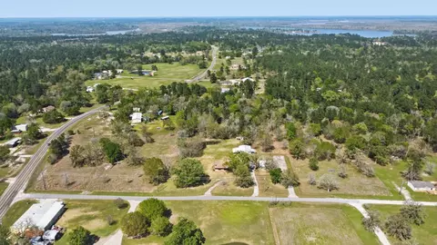 15 Brumley Dr, Huntsville, TX 77320