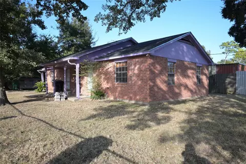 10204 Peachtree St, Houston, TX 77016