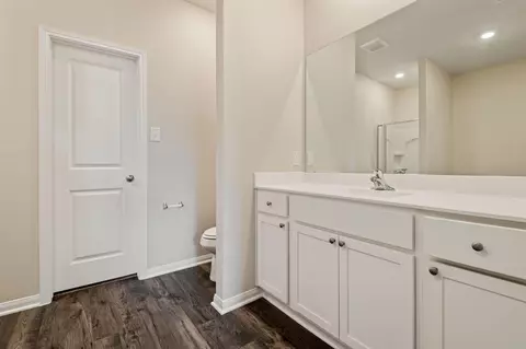 Bath - 356 Fastboy Ln, Waller, TX 77484 photo 1 of 2