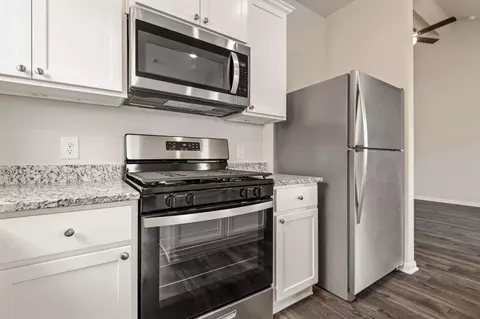 Kitchen - 356 Fastboy Ln, Waller, TX 77484 photo 4 of 5