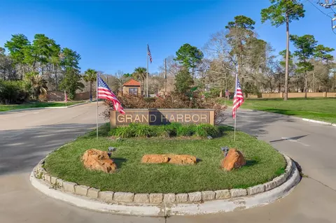 11701 Grand View Dr, Montgomery, TX 77356