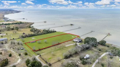 371 B Locke Rd, Anahuac, TX 77514