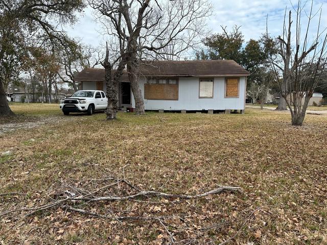 621 S Iowa, La Porte, TX 77571