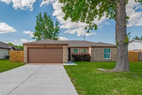 7926 Jonquil Dr, Texas City, TX 77591