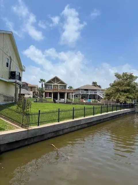 1 N Pelican St, La Marque, TX 77568