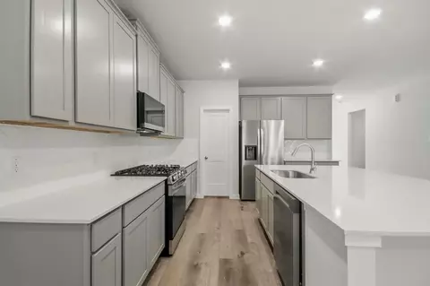 Kitchen - 402 Elf Owl Ct, Willis, TX 77318 photo 1 of 1