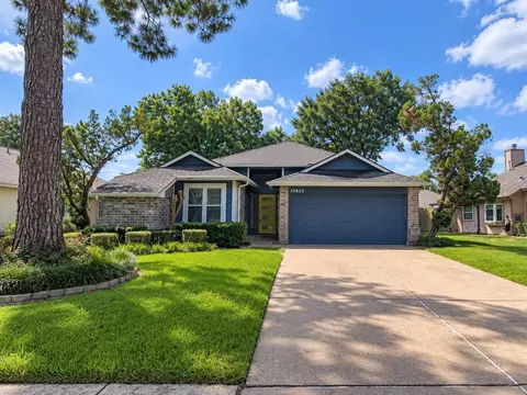 15823 Oak Mountain Dr, Houston, TX 77095