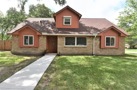 5000 Cedar Creek Dr, Dickinson, TX 77539