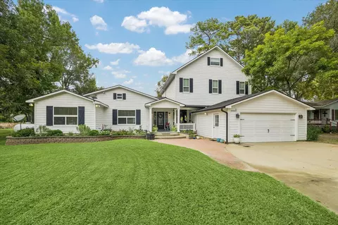 11 Lake View Dr, Huntsville, TX 77320