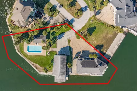 3910 3912 Bob Smith Rd, Jamaica Beach, TX 77554
