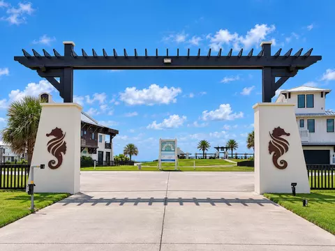 320 Seagrass, Gilchrist, TX 77617