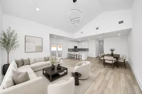 8109 Hamlet St, Houston, TX 77078