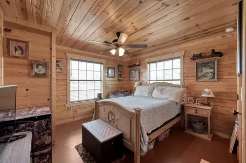 Bedroom - 130 Raleigh Cir, Trinity, TX 75862 photo 3 of 3