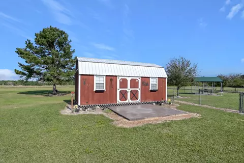Exterior - 130 Raleigh Cir, Trinity, TX 75862 photo 3 of 4