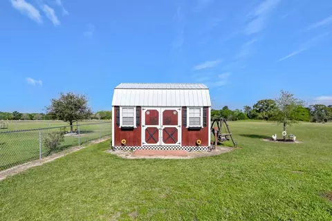 Exterior - 130 Raleigh Cir, Trinity, TX 75862 photo 2 of 4
